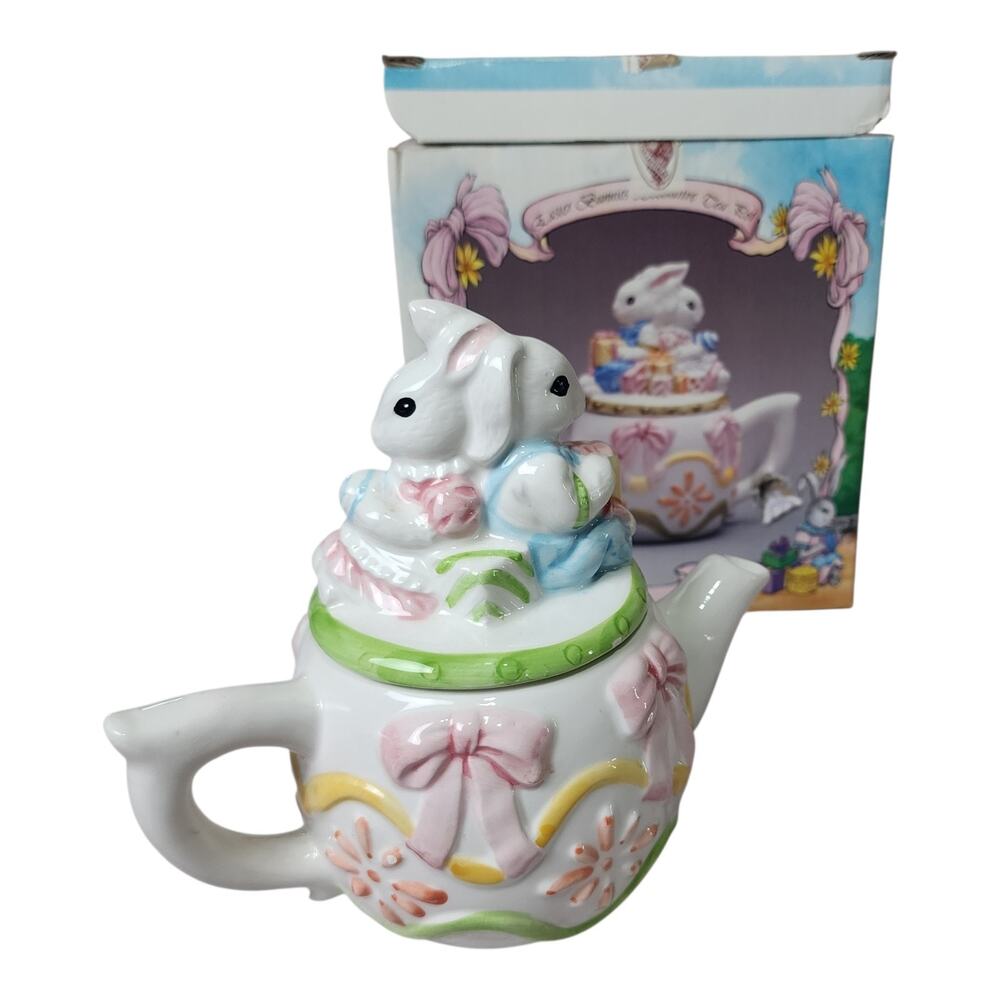 Vintage Heritage Mint Easter Bunnies Decorative Tea Pot The Leonardo Collection